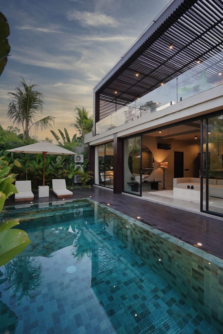 ERIN-2 VILLA FOR RENT IN TUMBAK BAYU 3 BED