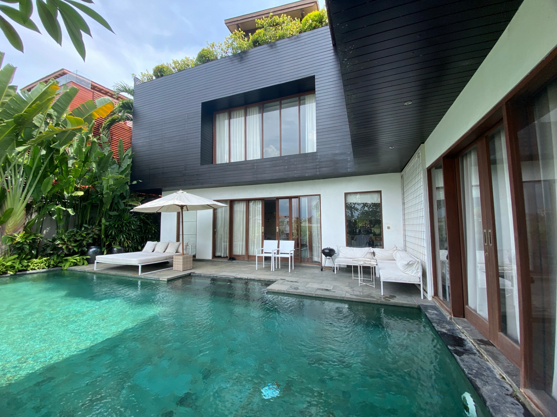 Villa Ombak - 2 Bedroom Villa in Ombak Villa Residence, next to Mengening Beach