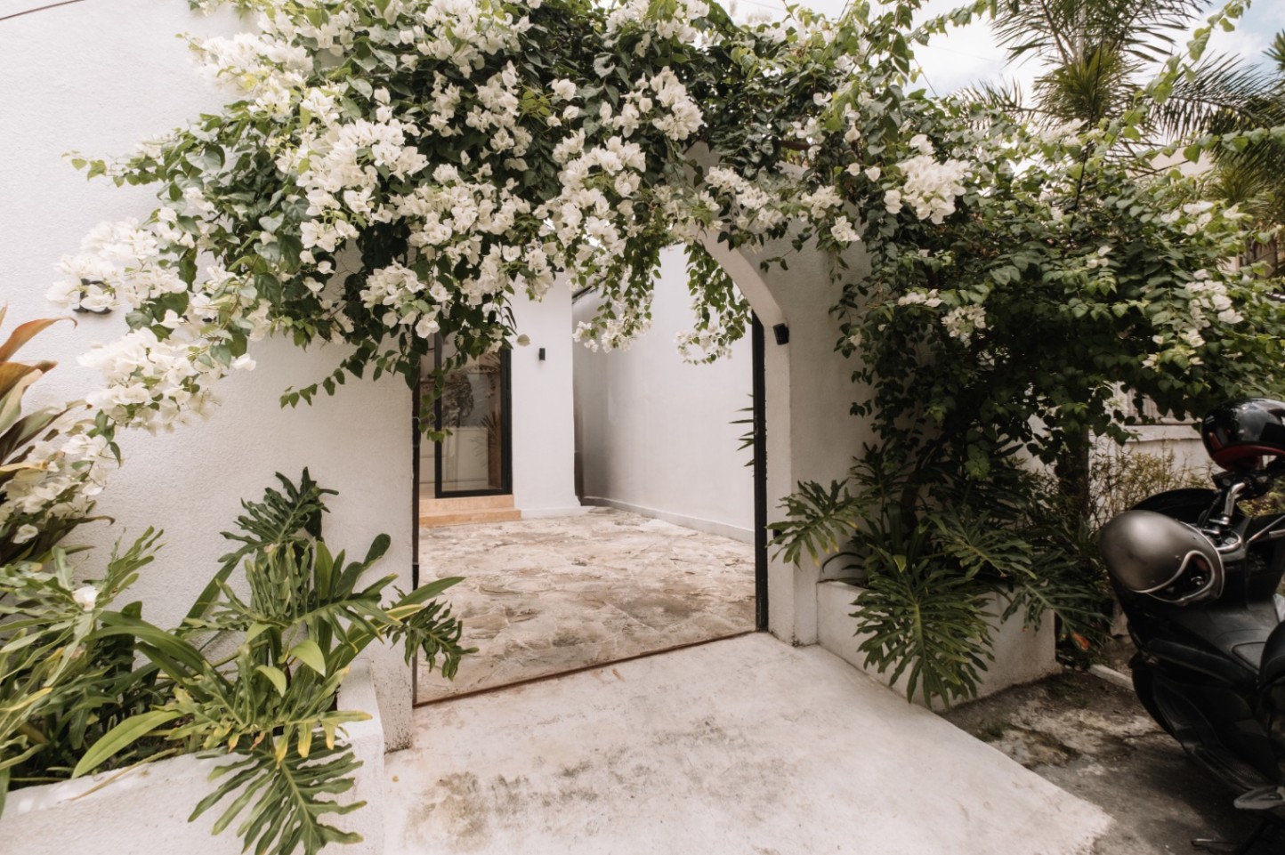 2BR VILLA EBONY AT BERAWA,CANGGU