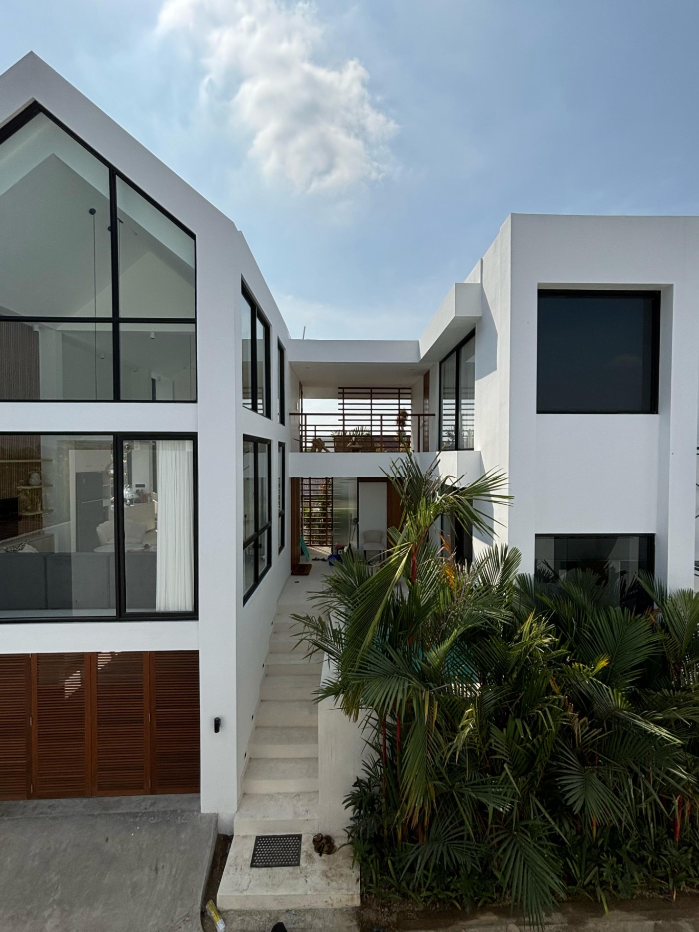 2-Bedroom Villa with Modern Architecture in Buduk