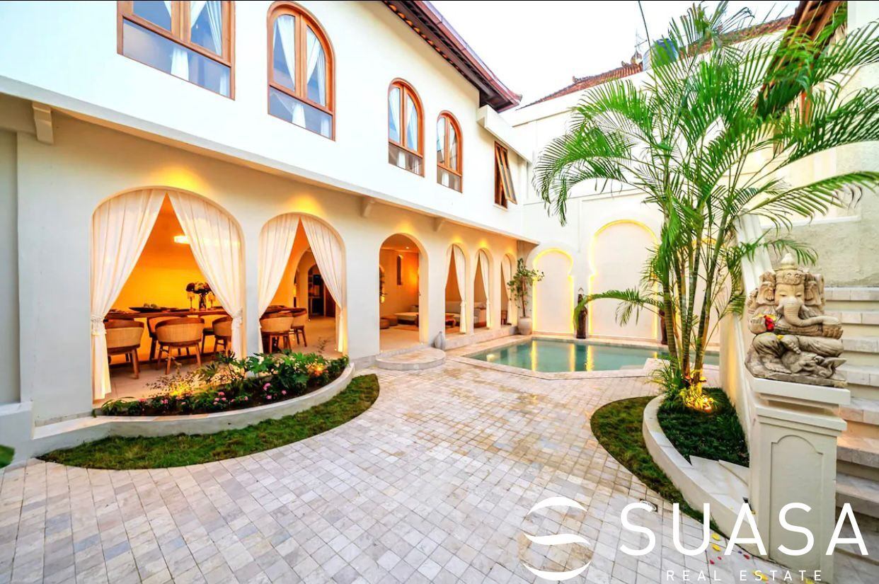 For Rent - Luxury 5-Bedroom Villa in Berawa, Canggu