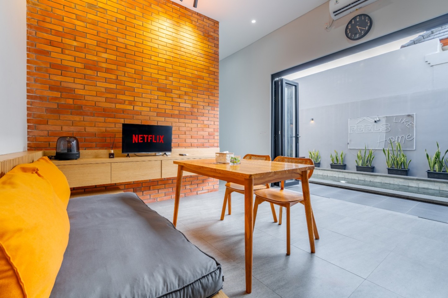 Cozy 2-Bedroom Family Villa - 10 Min to the Beach