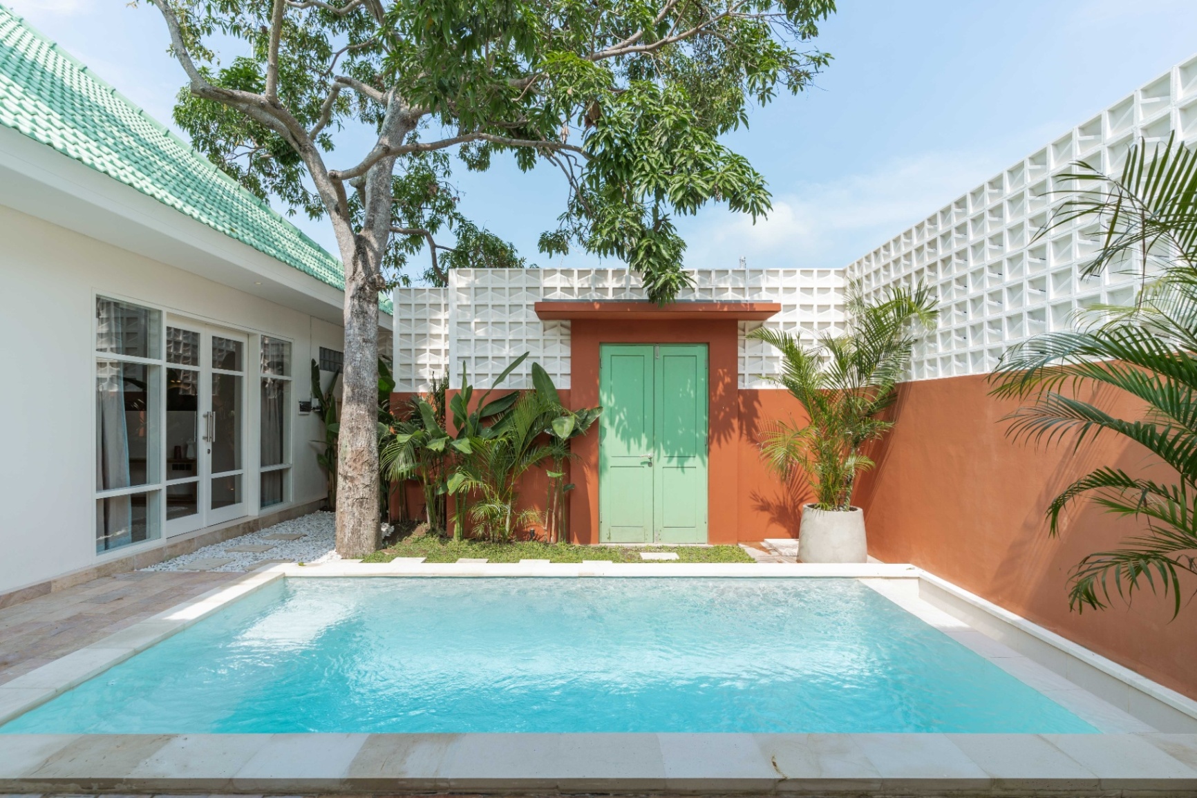 YEARLY RENT: 2BR FULL FURNISHED VILLA IN UMALAS