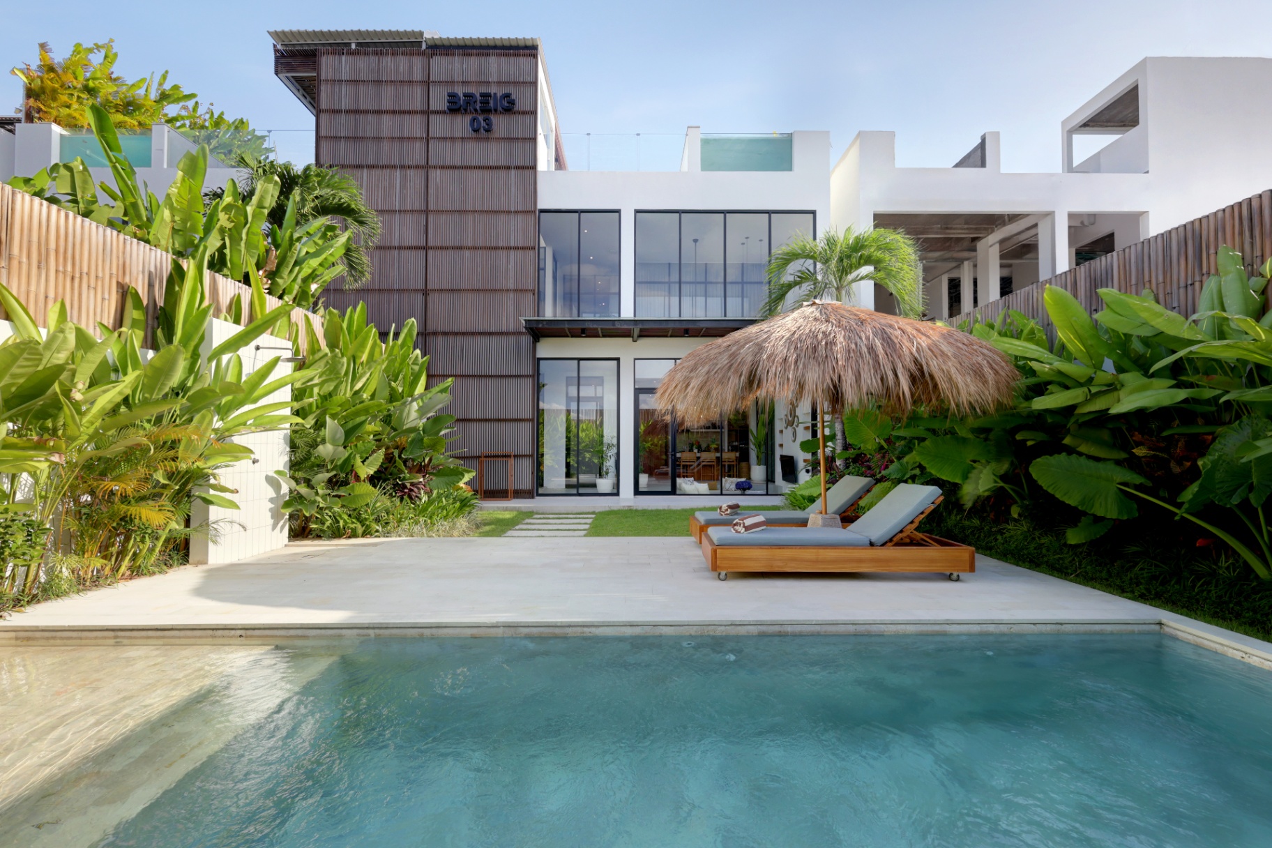 3BR Tropical Aquamarine Villa II Canggu +Pool, Garden and Rooftop area!