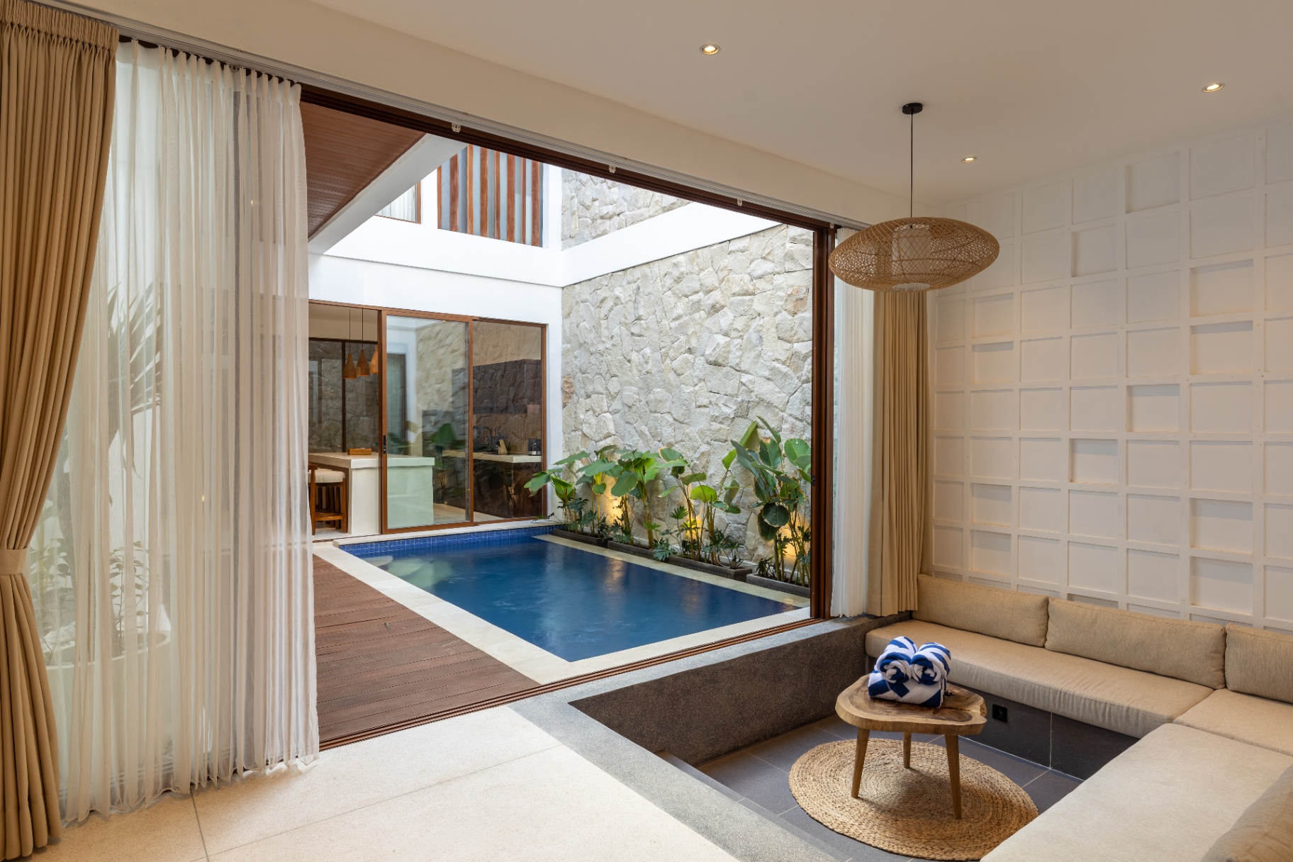 Carmel - Bright & Modern 2BR Villa w/ Pool & Rooftop