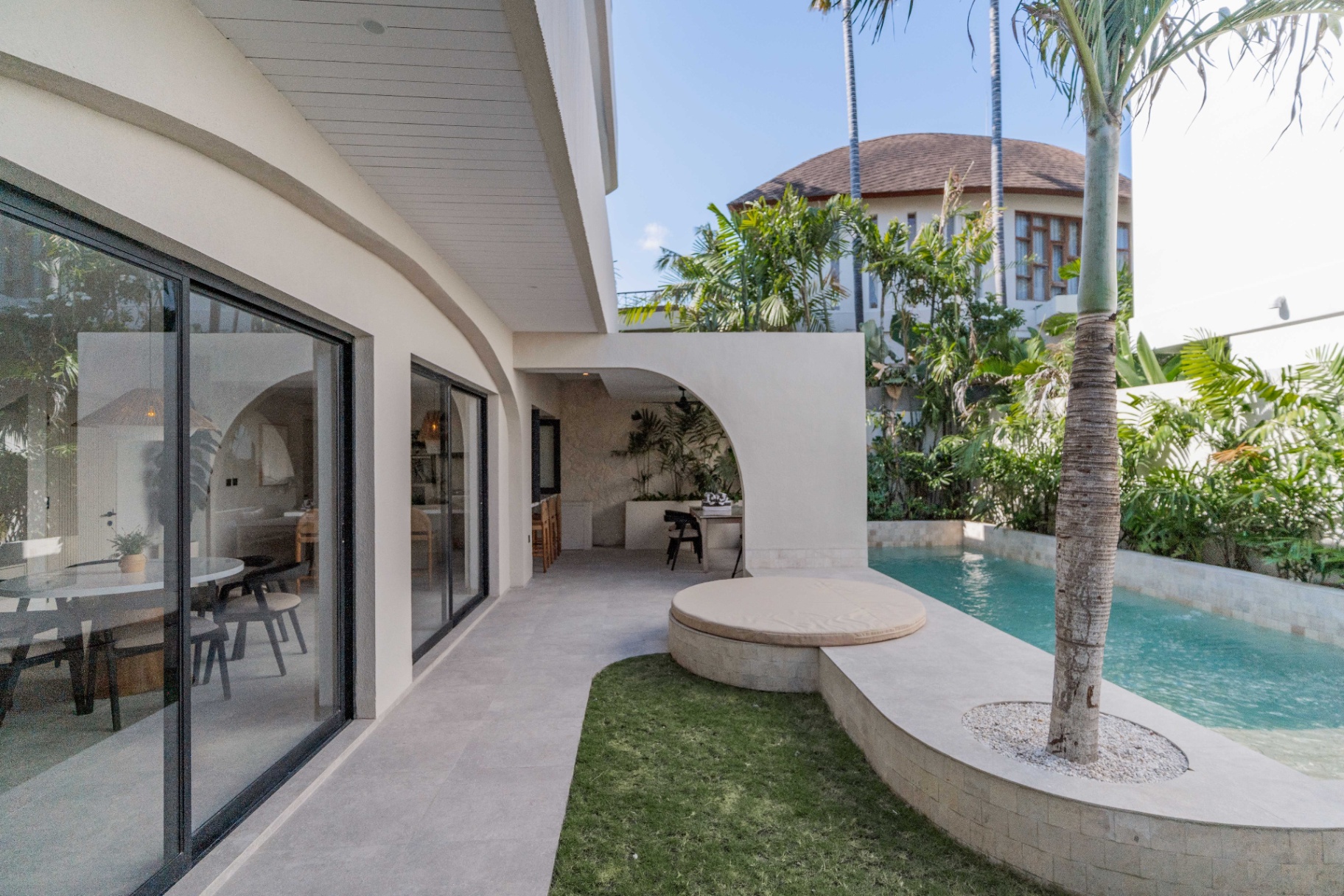 3 BR COASTAL STYLE VILLA IN UMALAS