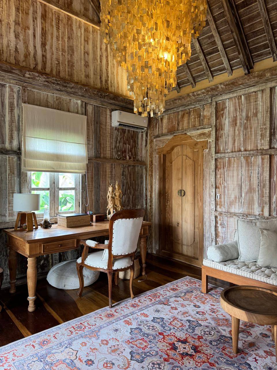 Contemporary 3BR Villa w/ Large Garden & Office