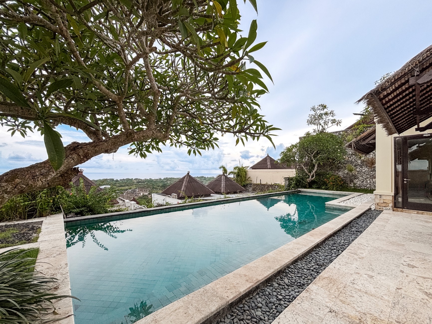 Sea View Uluwatu Garden Villa