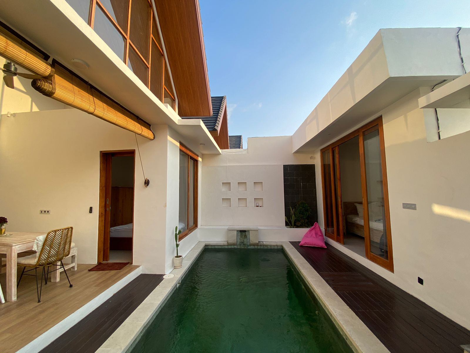 For rent 2 bedrooms villa located in Kerobokan